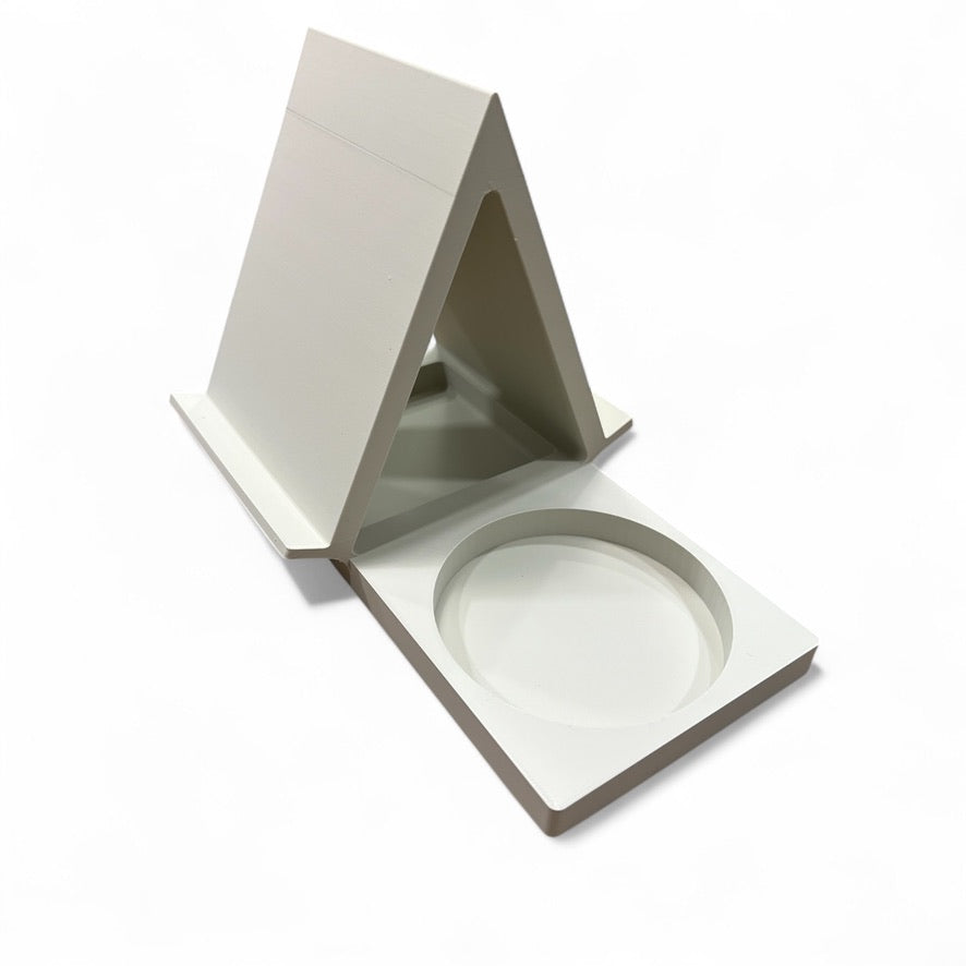 Read & Sip Book Rest – A Minimalist’s Dream Companion