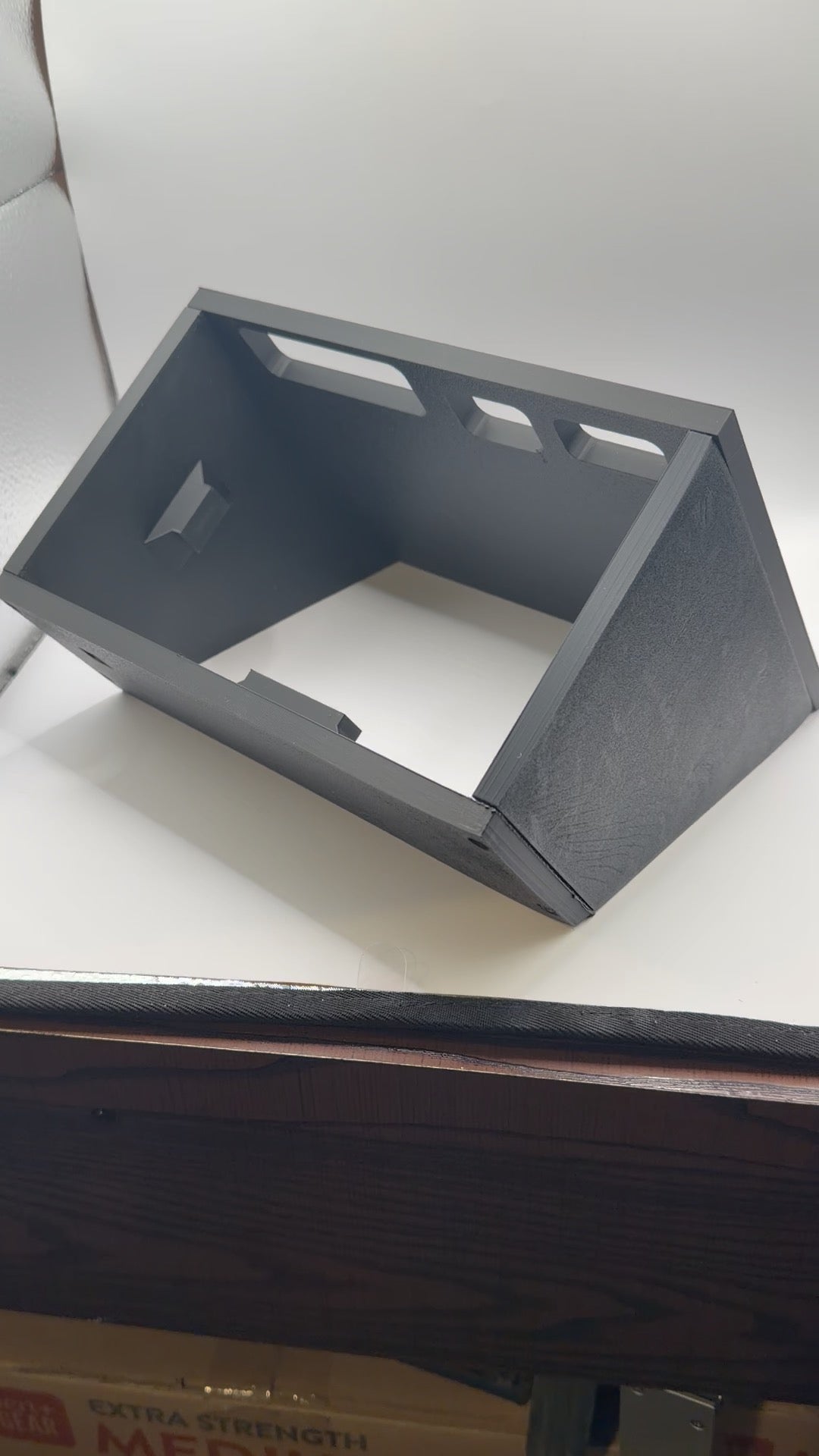 Angled Stand for Roland TR-6S Groovebox – Sturdy Holder