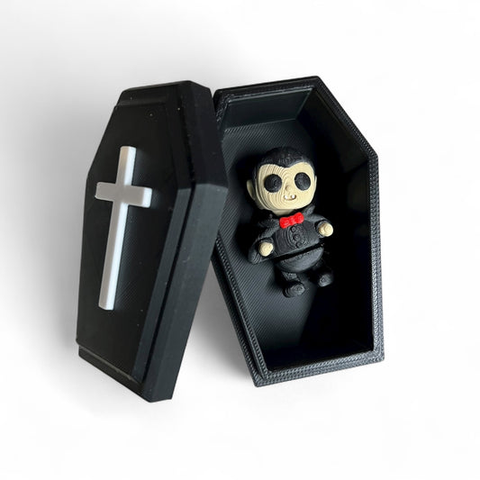 Mini Vampire Figurine with Coffin Box – Cute Halloween Collectible Toy with Removable Coffin Lid