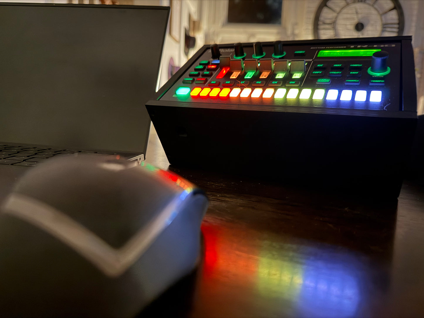 Angled Stand for Roland TR-6S Groovebox – Sturdy Holder