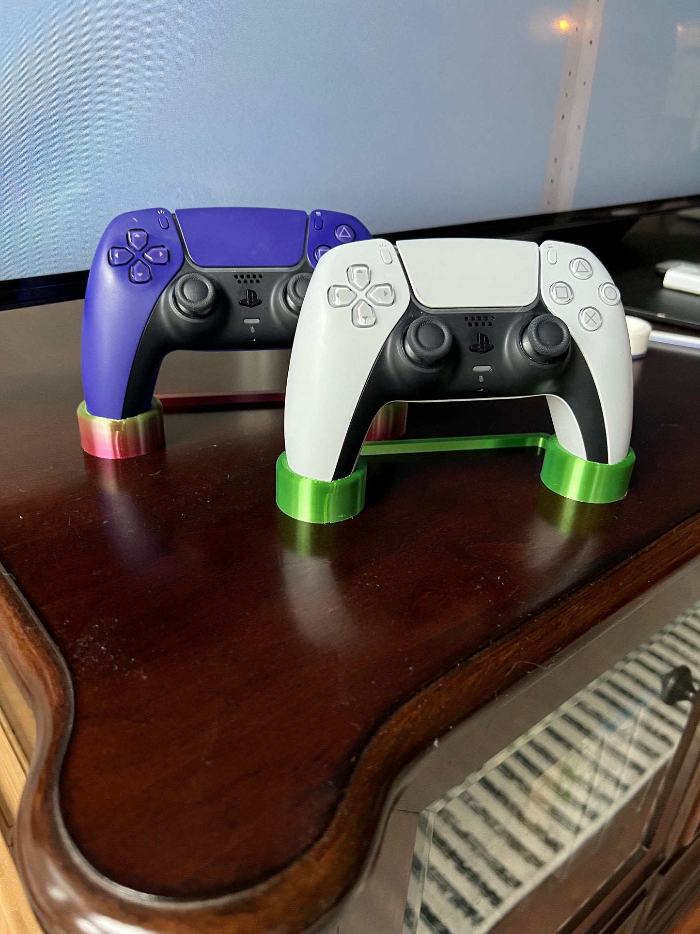 Minimal ps5 controller stand