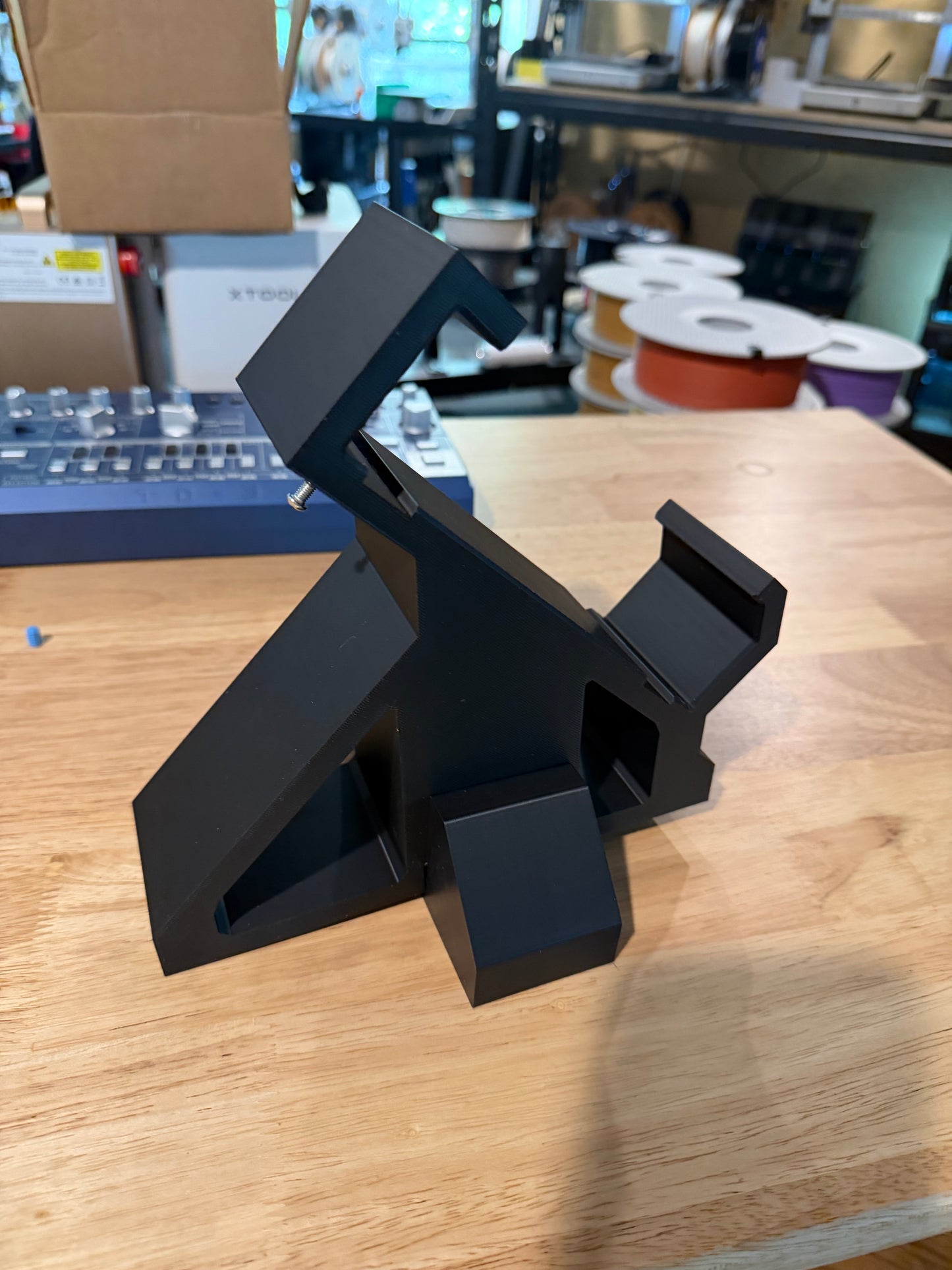 TD-3 Synth Stand | Angled Desktop Stand for Behringer TD3 | Acid Bassline Display Stand | Music Gear Stand