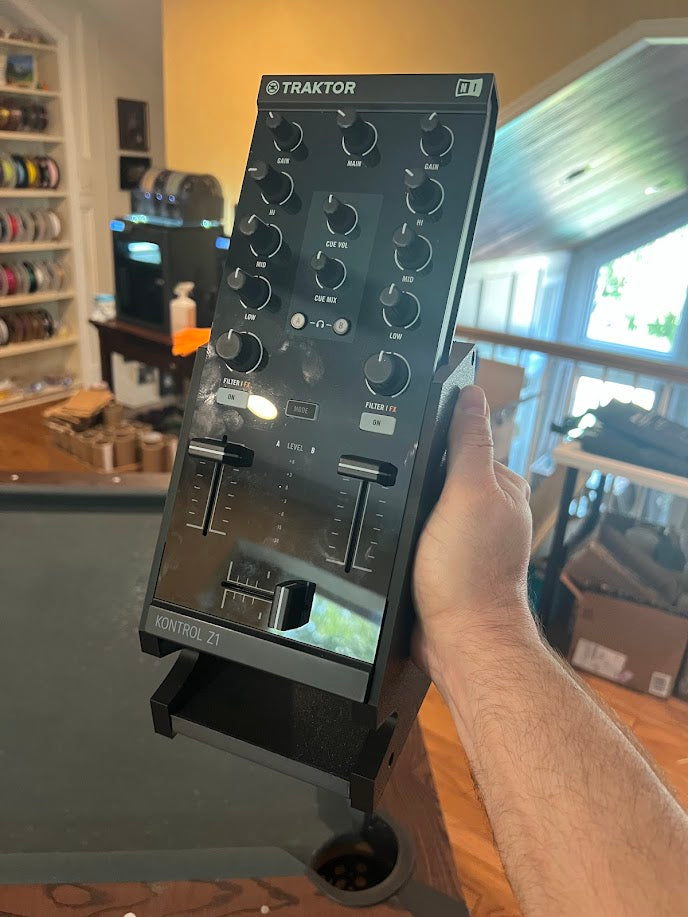 Traktor Z1 MK1 Mixer Stand – Compact DJ Controller Holder